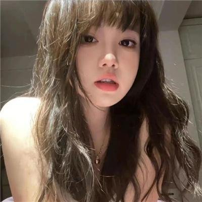 村里来了个直播女神